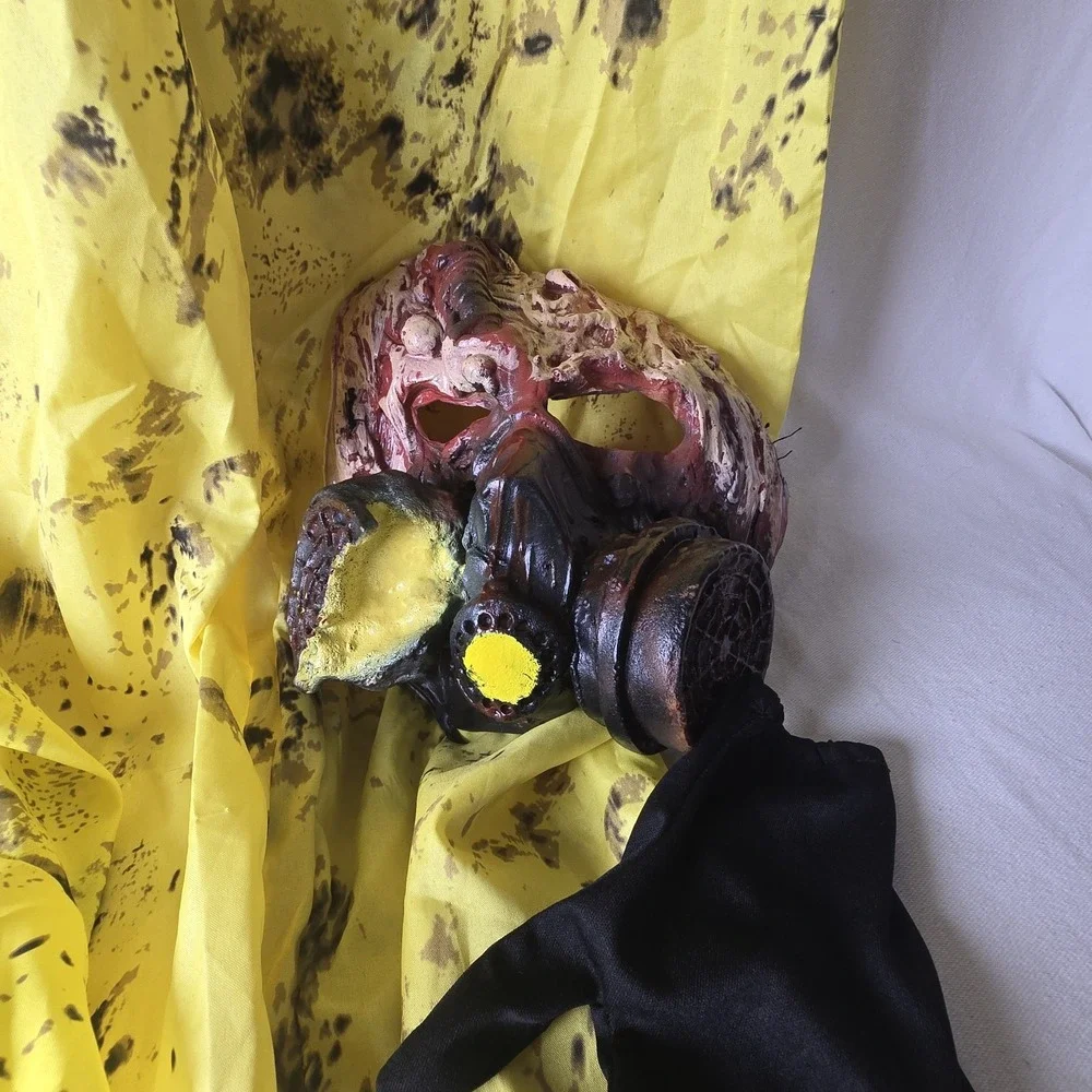 Hazmat Hazard CHILD  HALLOWEEN Pandemic COSTUME With Mask. SIZE 10/12‎ Large